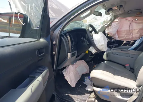 2013 Toyota Tundra Grade 4.6L V8 из США, поврежденный, VIN 5TFRM5F15DX053654